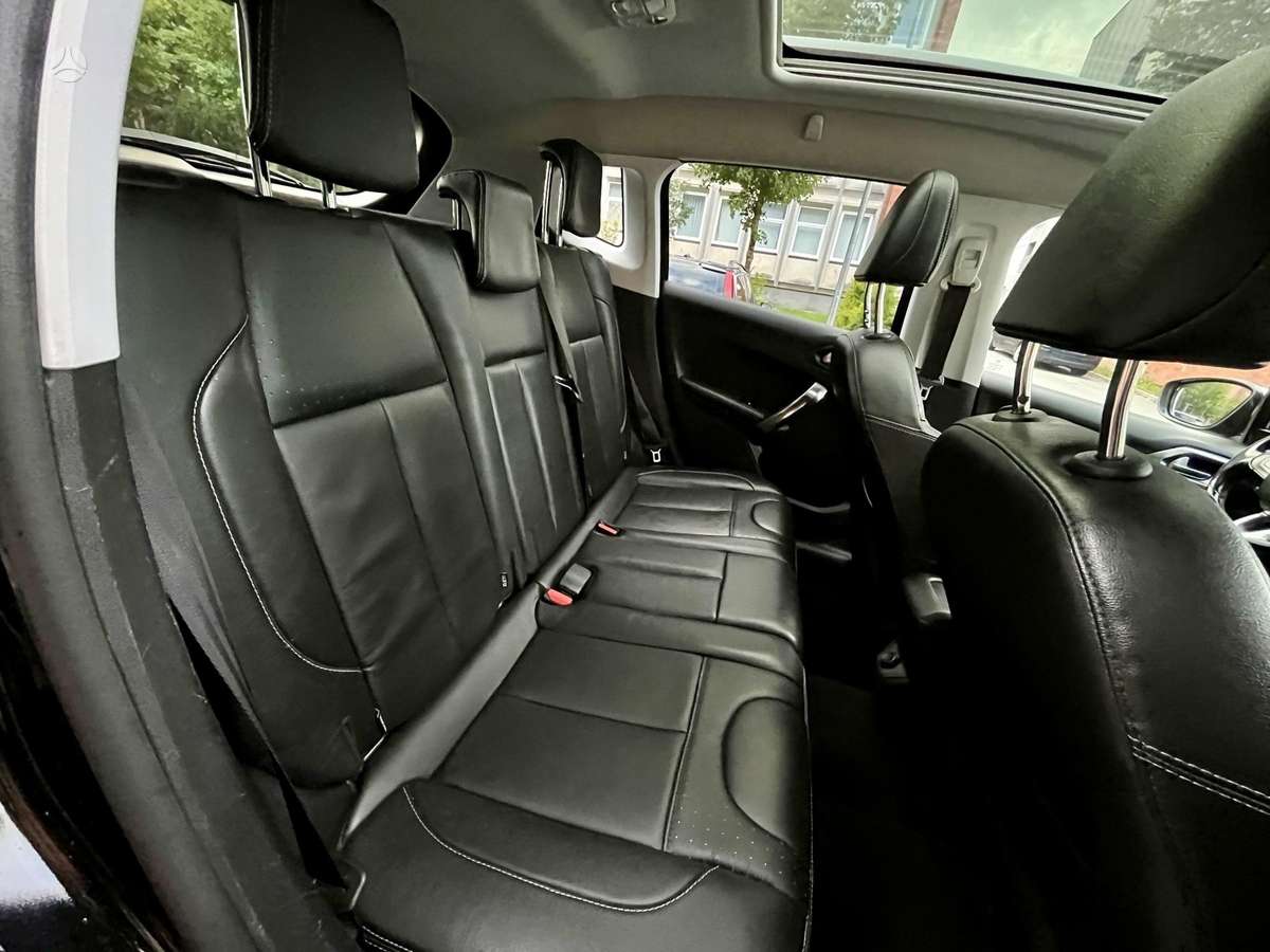 Peugeot 2008 2014 — photo 9