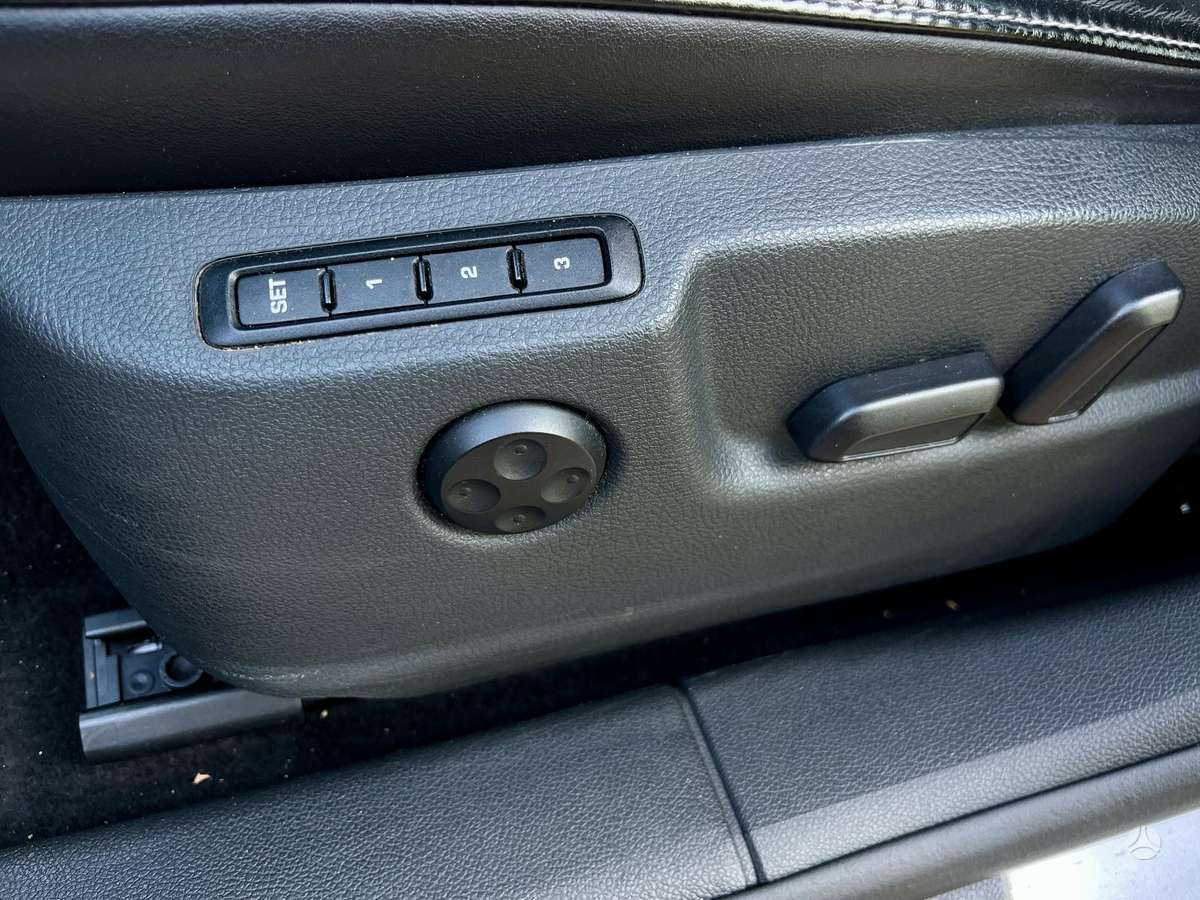 Skoda Superb 2012 — photo 11