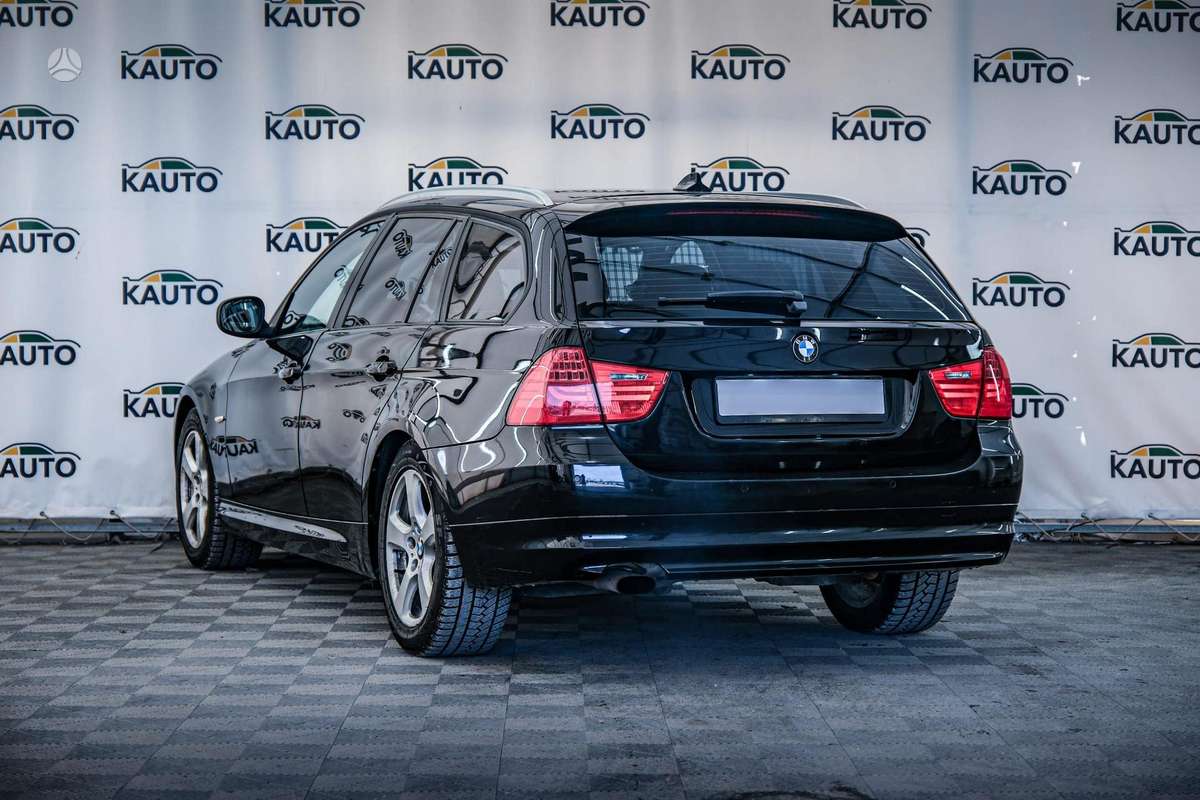 BMW 320 2010 — engine 2000 cm³, 143 HP (105kW)