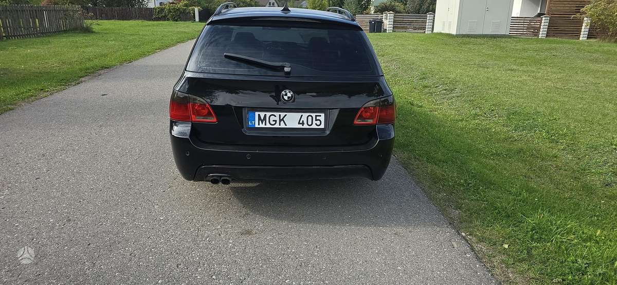 BMW 525 2006 — салон