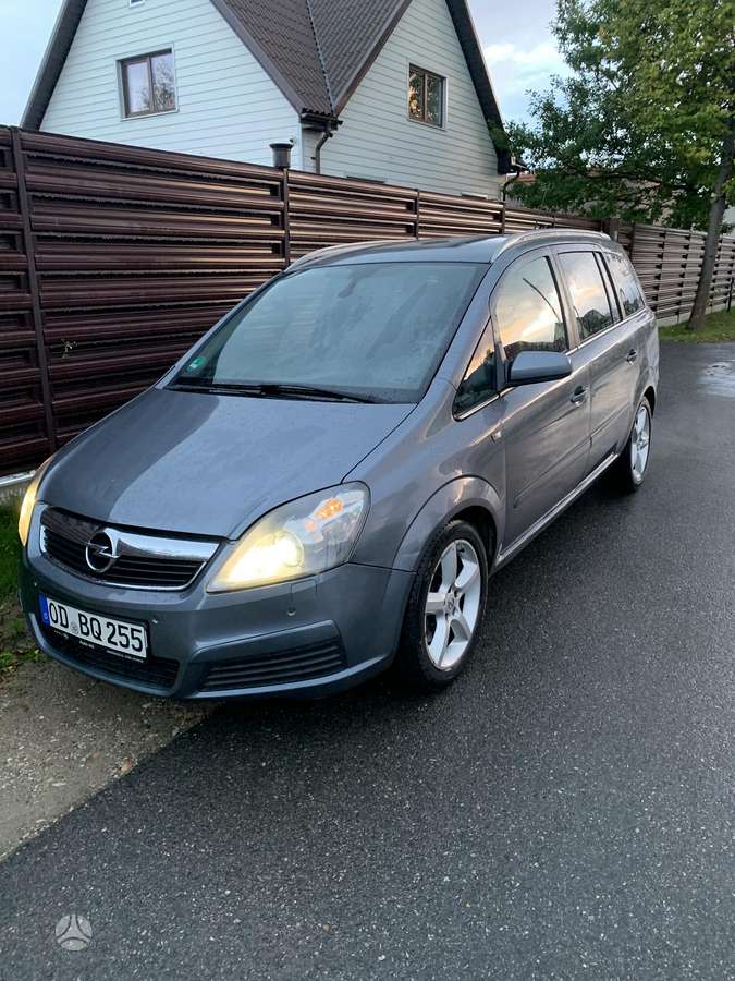 Opel Zafira 2006 — interior
