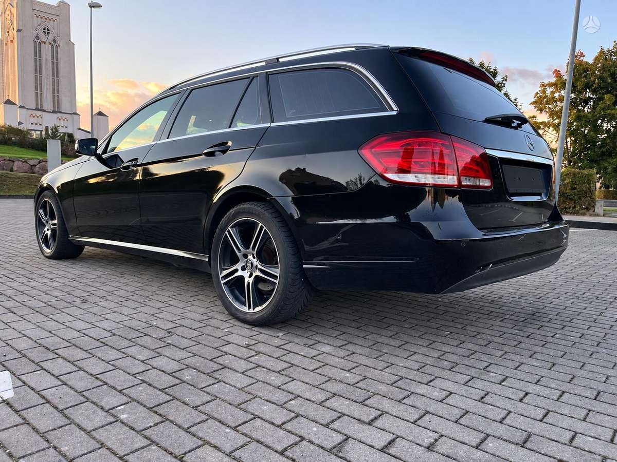 Mercedes-Benz E300 2013 — engine 2100 cm³, 204 HP (150kW)
