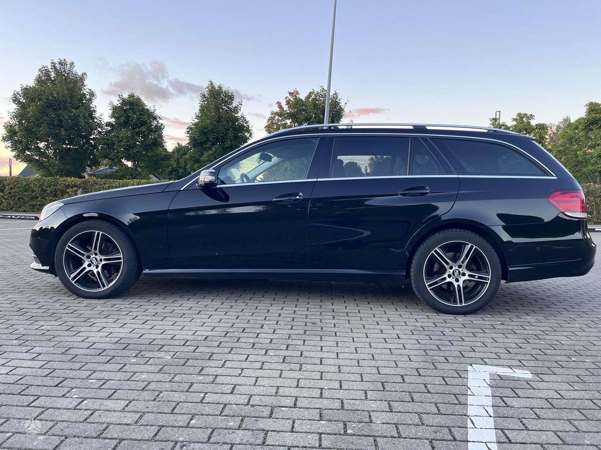 Mercedes-Benz E300 2013 — photo 7