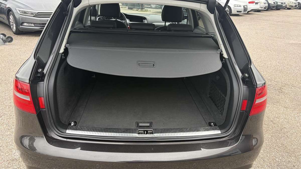 Audi A4 2012 — photo 11