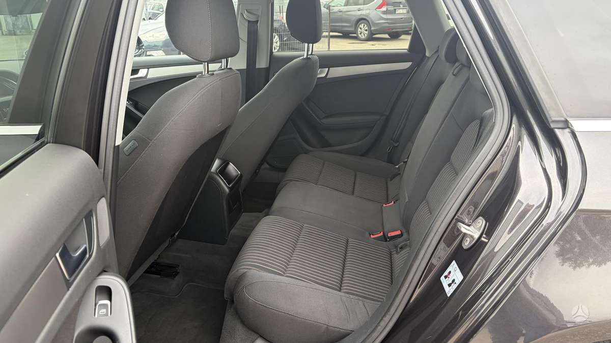 Audi A4 2012 — photo 12