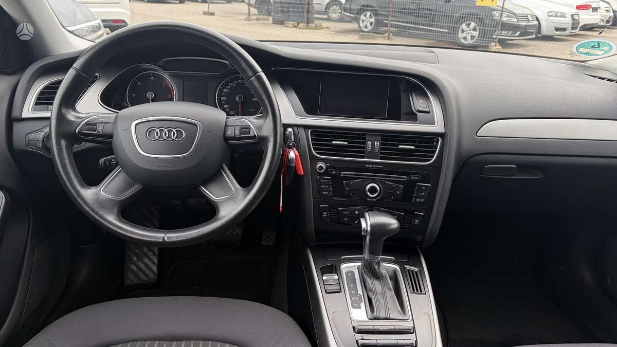 Audi A4 2012 — photo 16