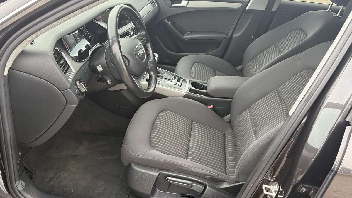 Audi A4 2012 — photo 18