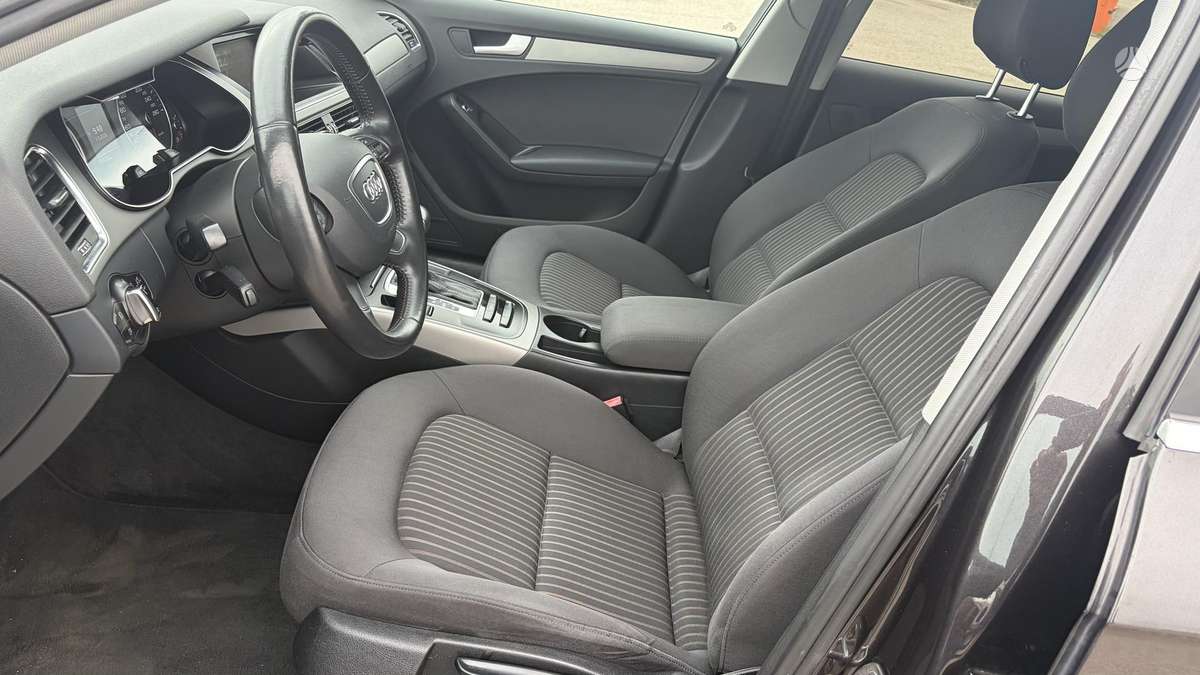 Audi A4 2012 — photo 21