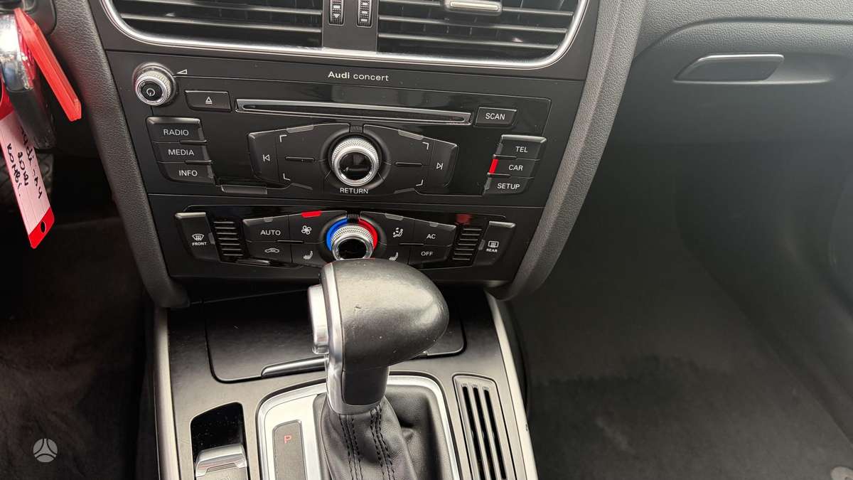 Audi A4 2012 — photo 24