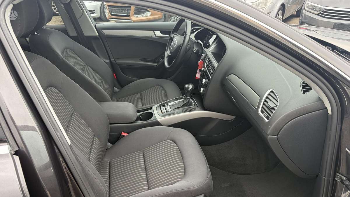 Audi A4 2012 — photo 29