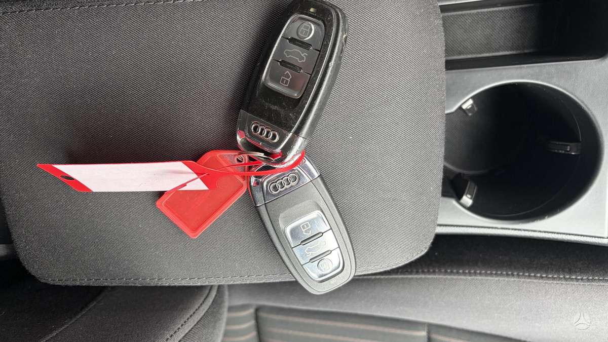 Audi A4 2012 — photo 30