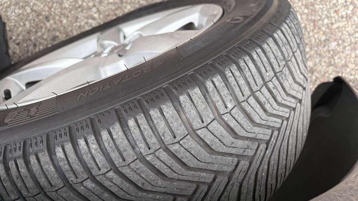 Audi A4 2012 — photo 31