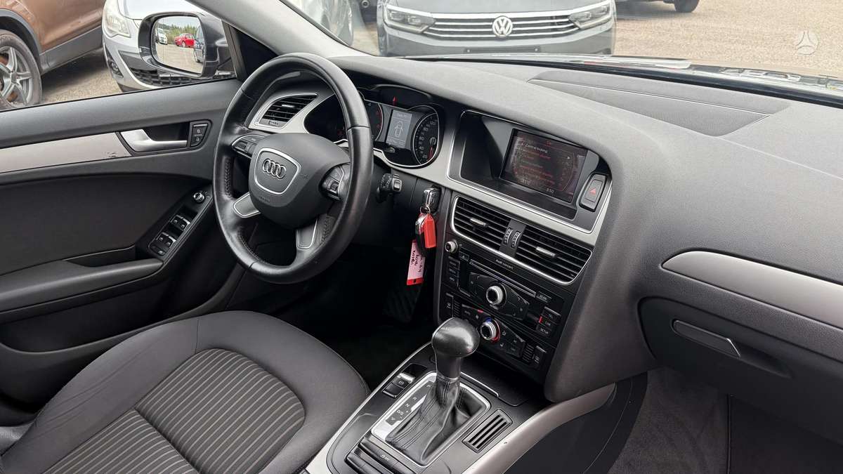 Audi A4 2012 — photo 32