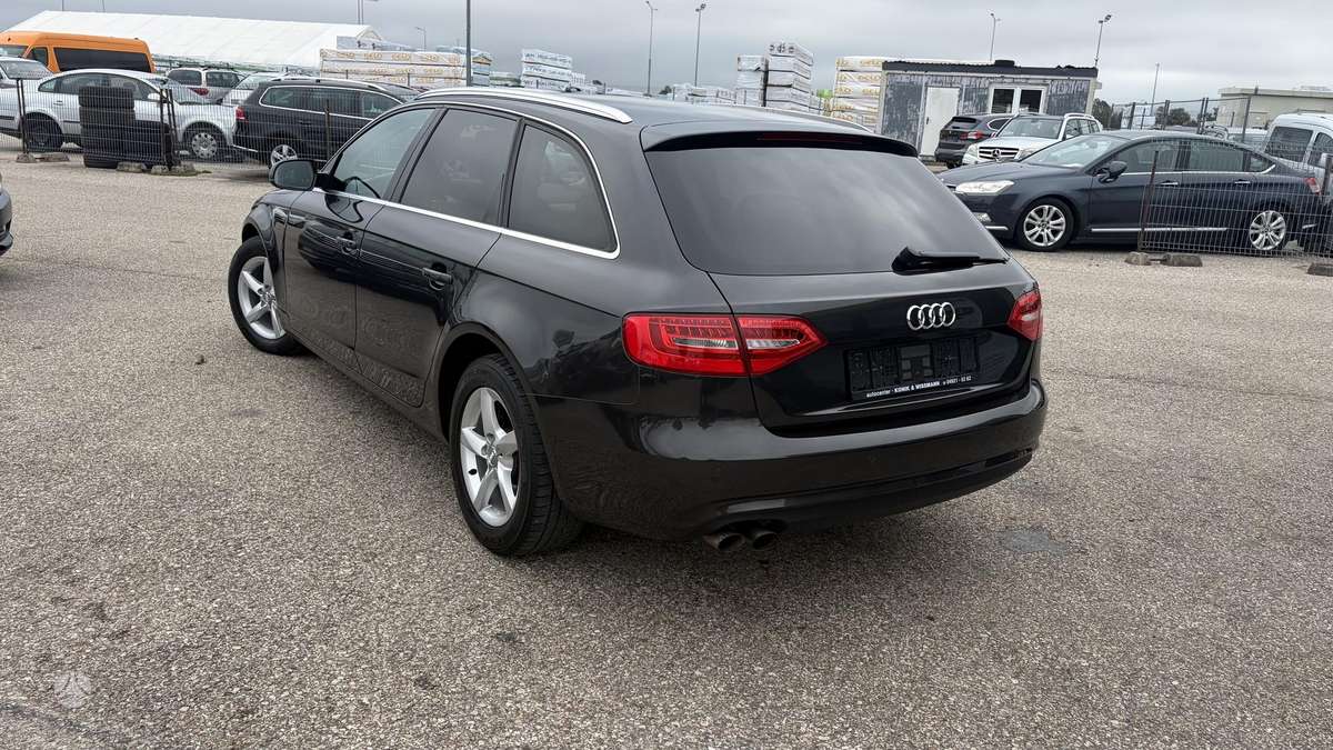 Audi A4 2012 — photo 7
