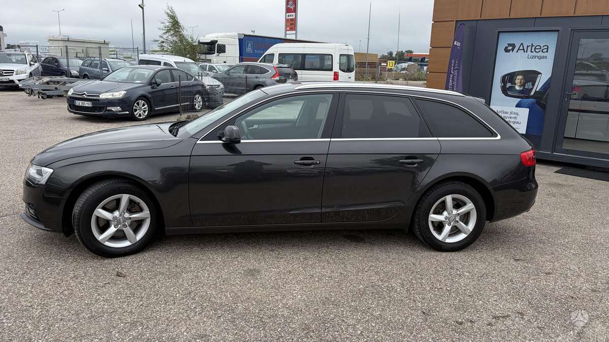 Audi A4 2012 — photo 8