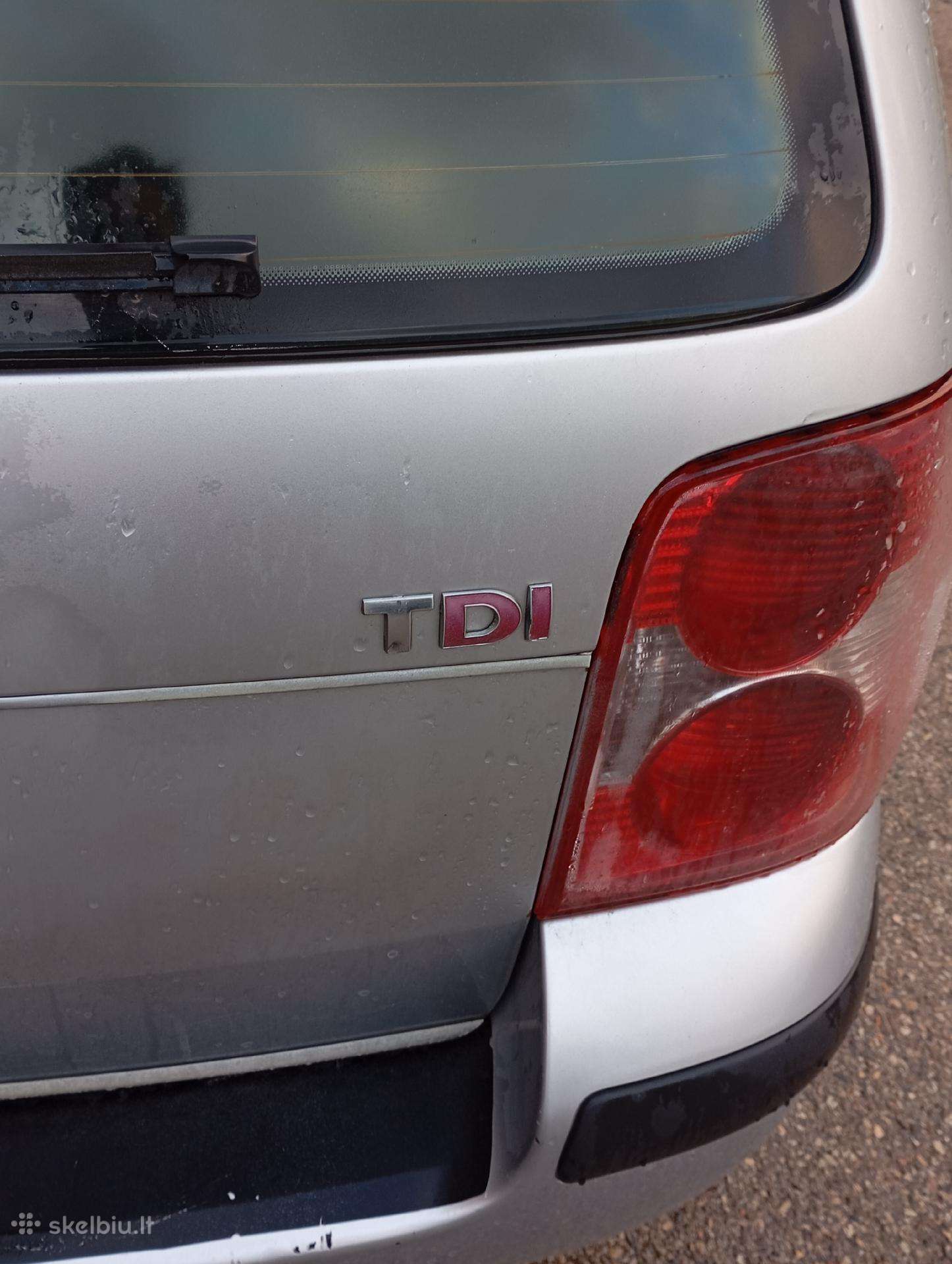 Volkswagen Passat 2004 — вигляд ззаду