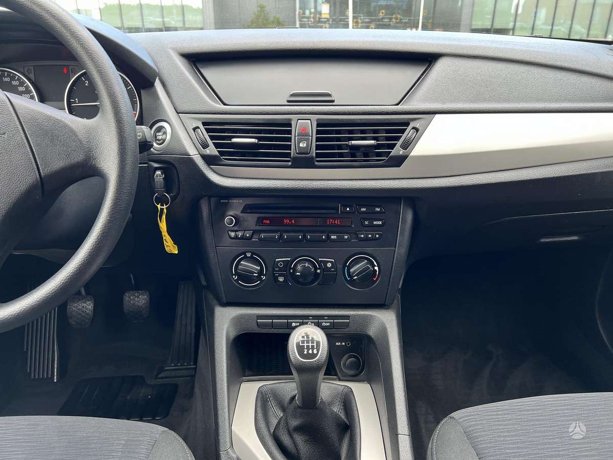 BMW X1 2012 — photo 10