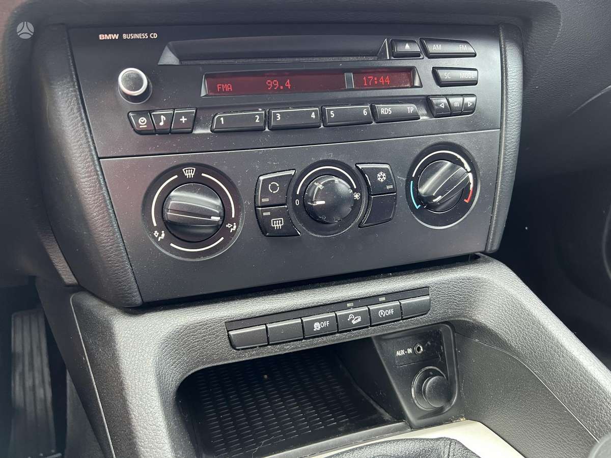 BMW X1 2012 — photo 11