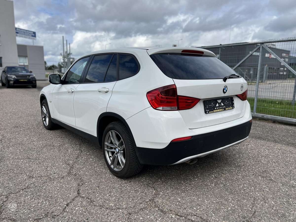 BMW X1 2012 — interior
