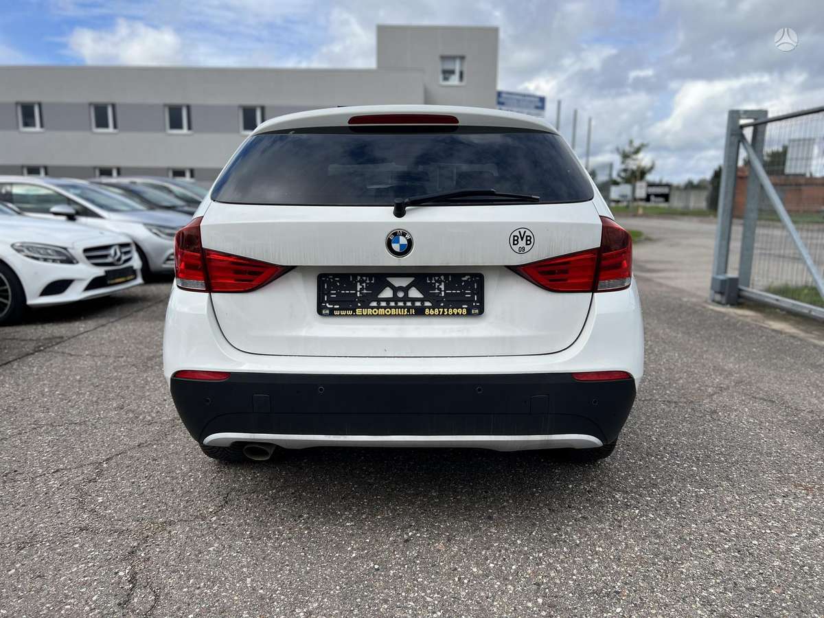 BMW X1 2012 — engine 1995 cm³, 143 HP (105kW)