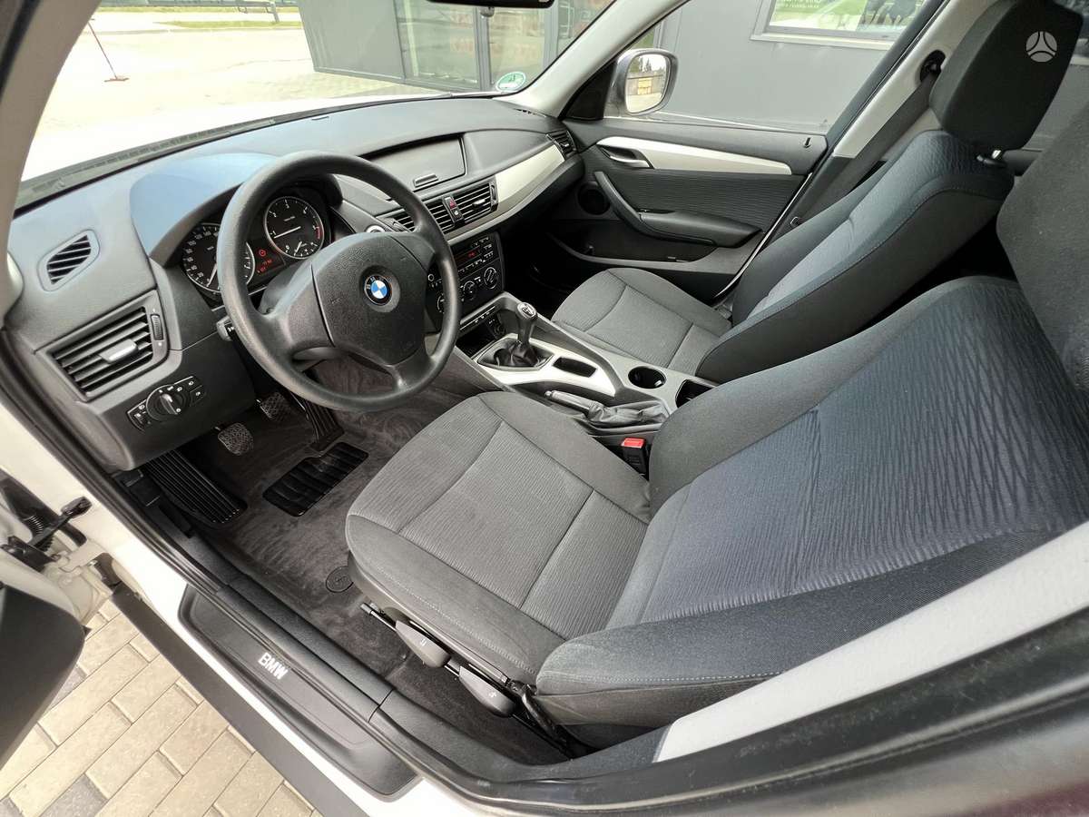 BMW X1 2012 — photo 7