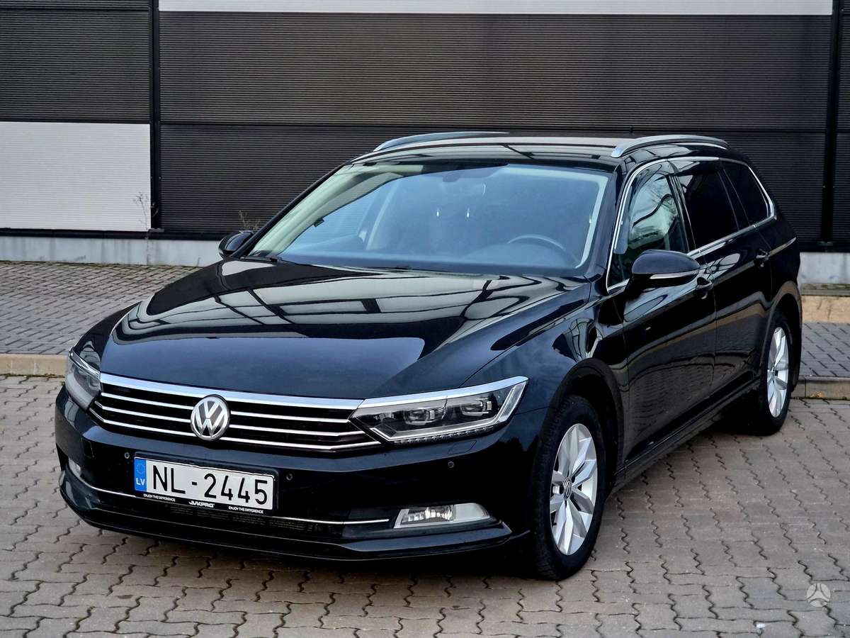 Volkswagen Passat 2015 — вигляд ззаду