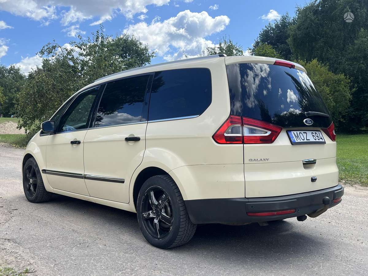 Ford Galaxy 2012 — салон