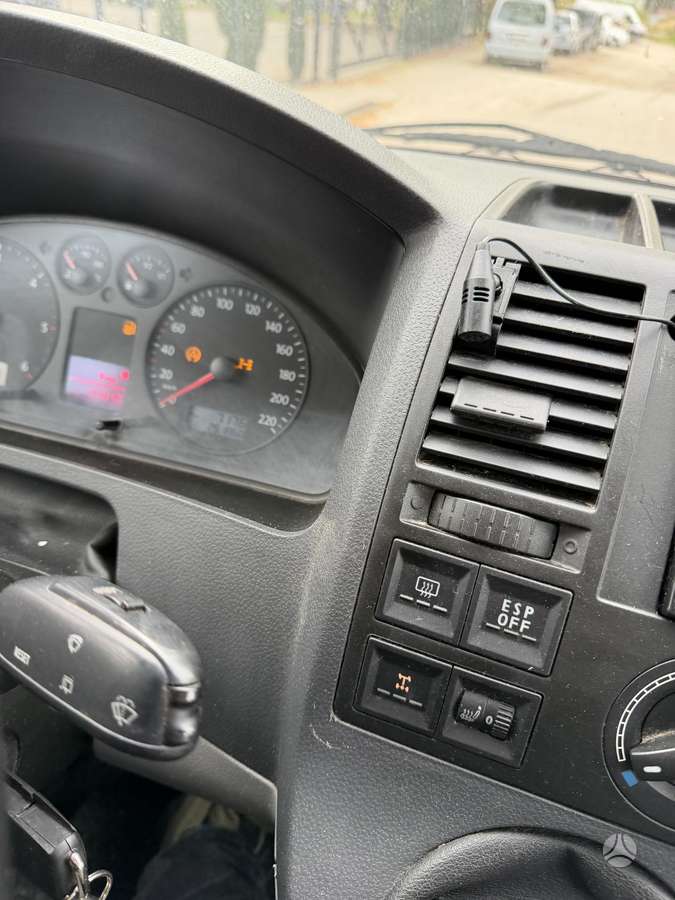 Volkswagen Transporter 2008 — photo 13