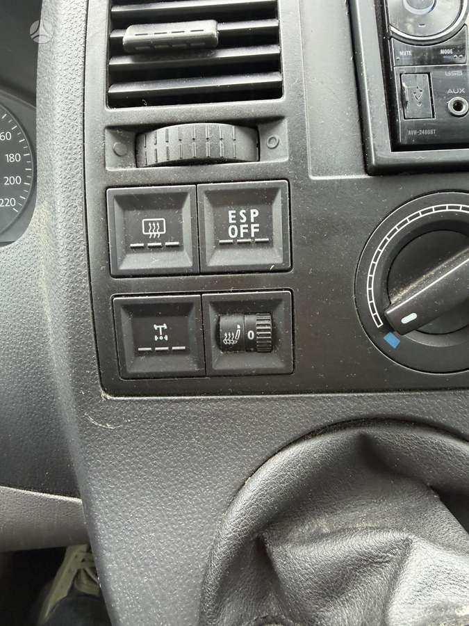 Volkswagen Transporter 2008 — photo 16