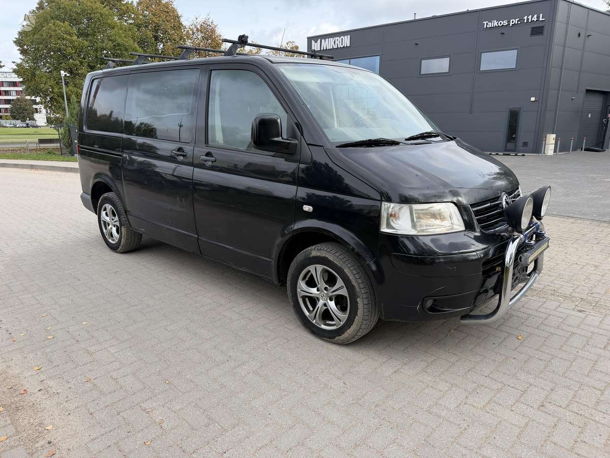 Volkswagen Transporter 2008 — rear view