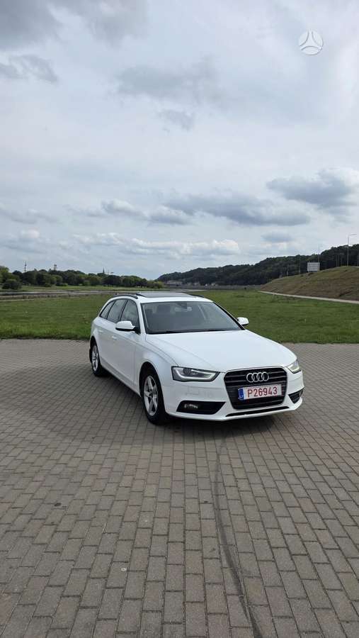 Audi A4 2013 — салон