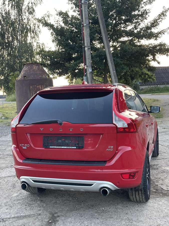 Volvo XC60 2010 — photo 8