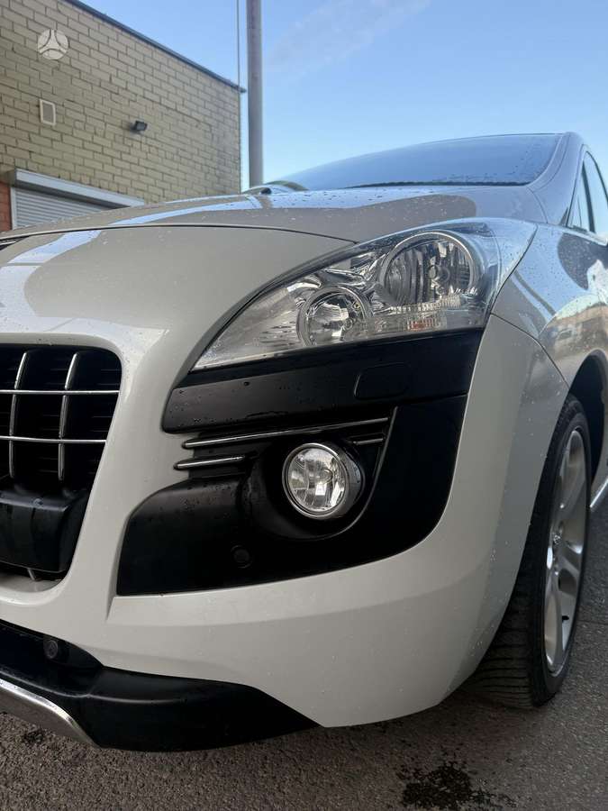 Peugeot 3008 2011 — engine 1997 cm³, 150 HP (110kW)