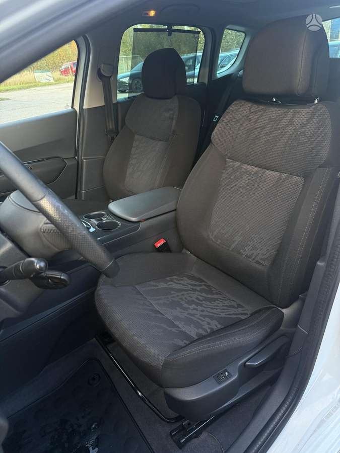 Peugeot 3008 2011 — photo 8