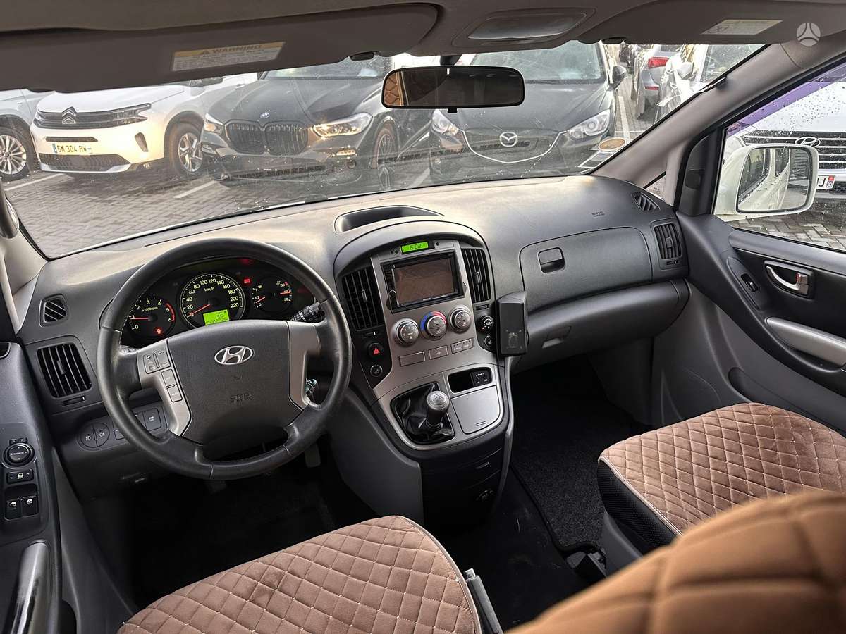 Hyundai H1 2010 — photo 11