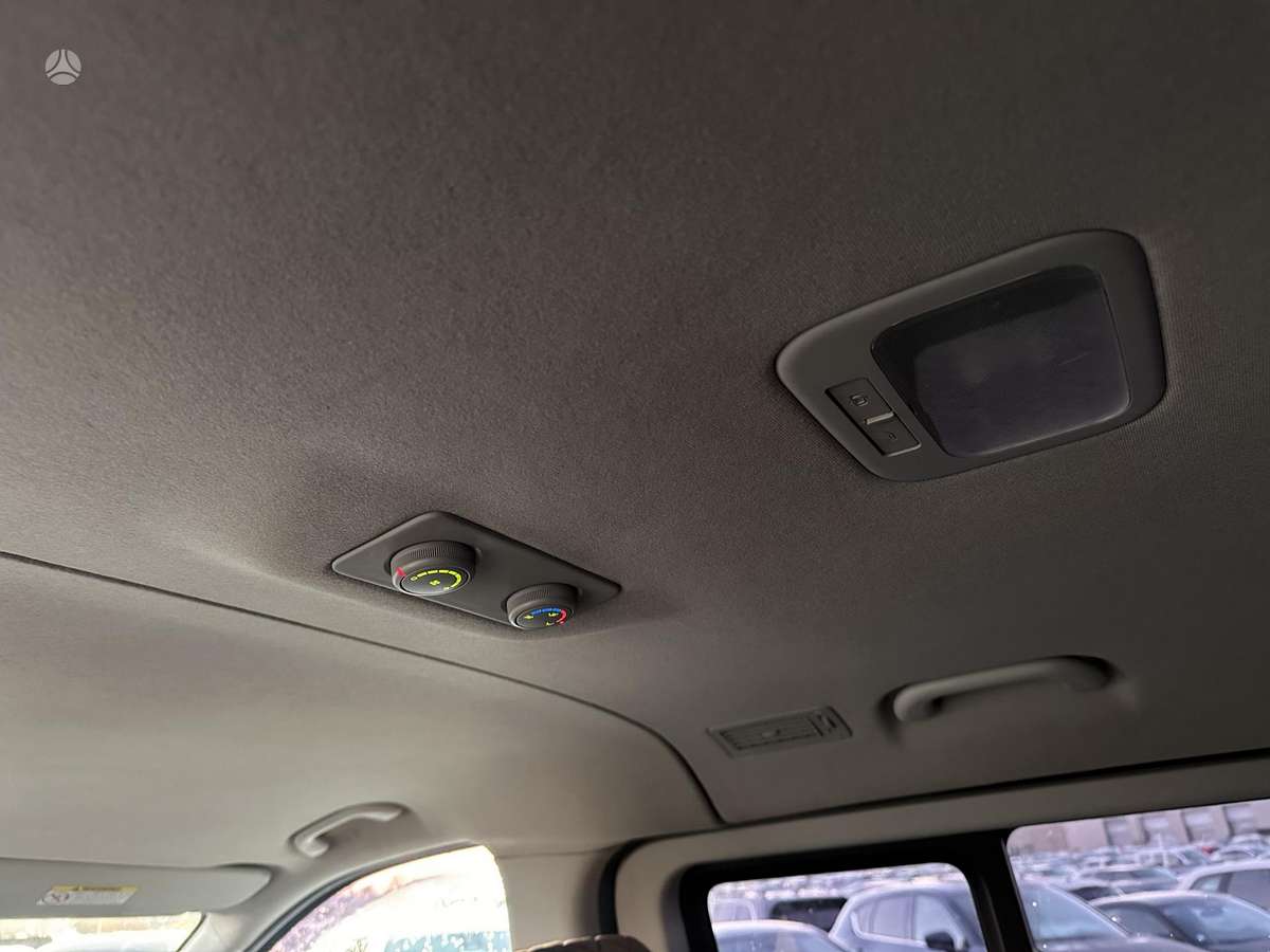 Hyundai H1 2010 — photo 15