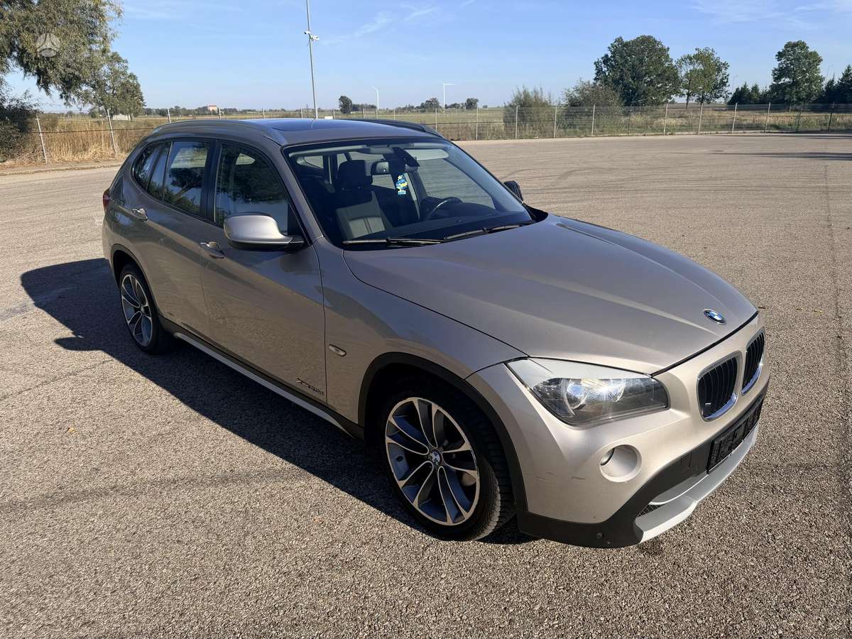 BMW X1 2010 — вигляд ззаду