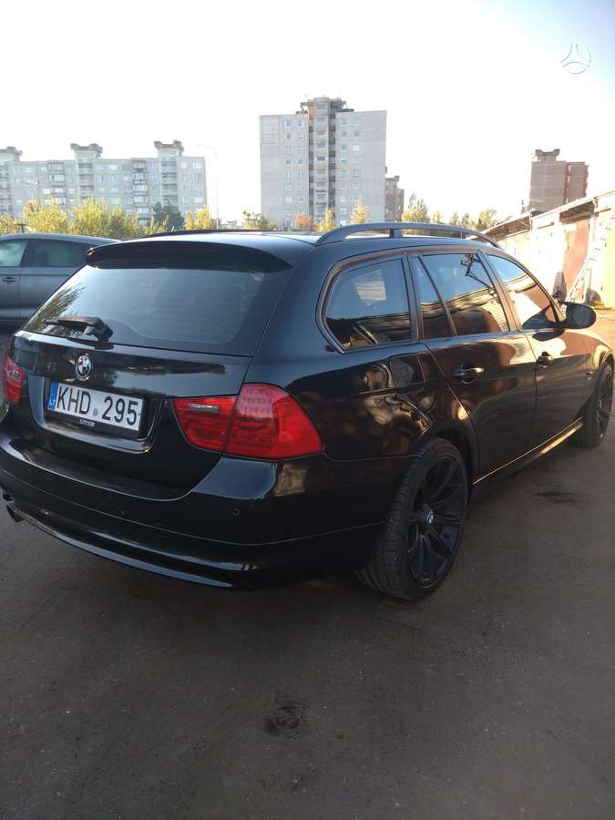 BMW 320 2010 — engine 2000 cm³, 177 HP (130kW)
