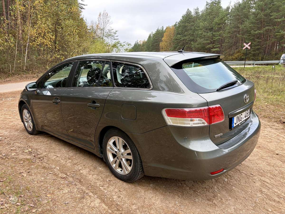 Toyota Avensis 2009 — engine 1998 cm³, 126 HP (93kW)