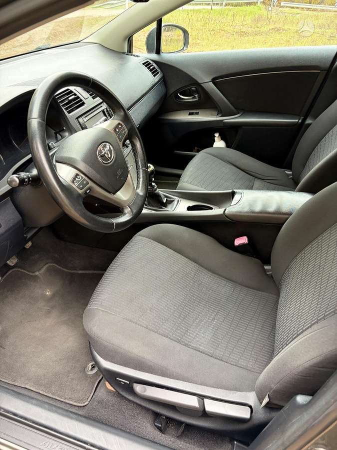 Toyota Avensis 2009 — photo 7