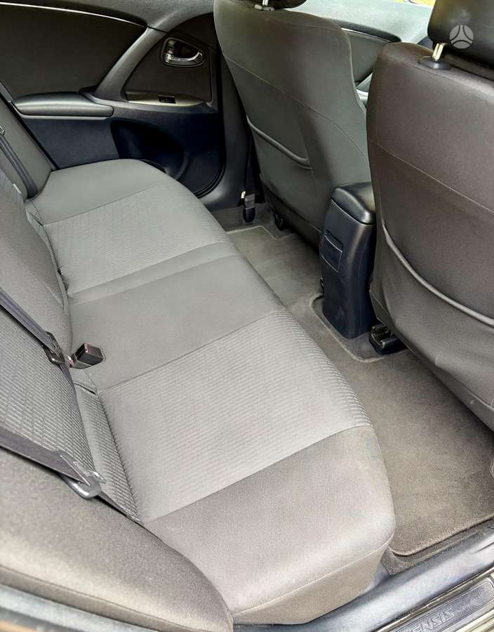 Toyota Avensis 2009 — photo 9