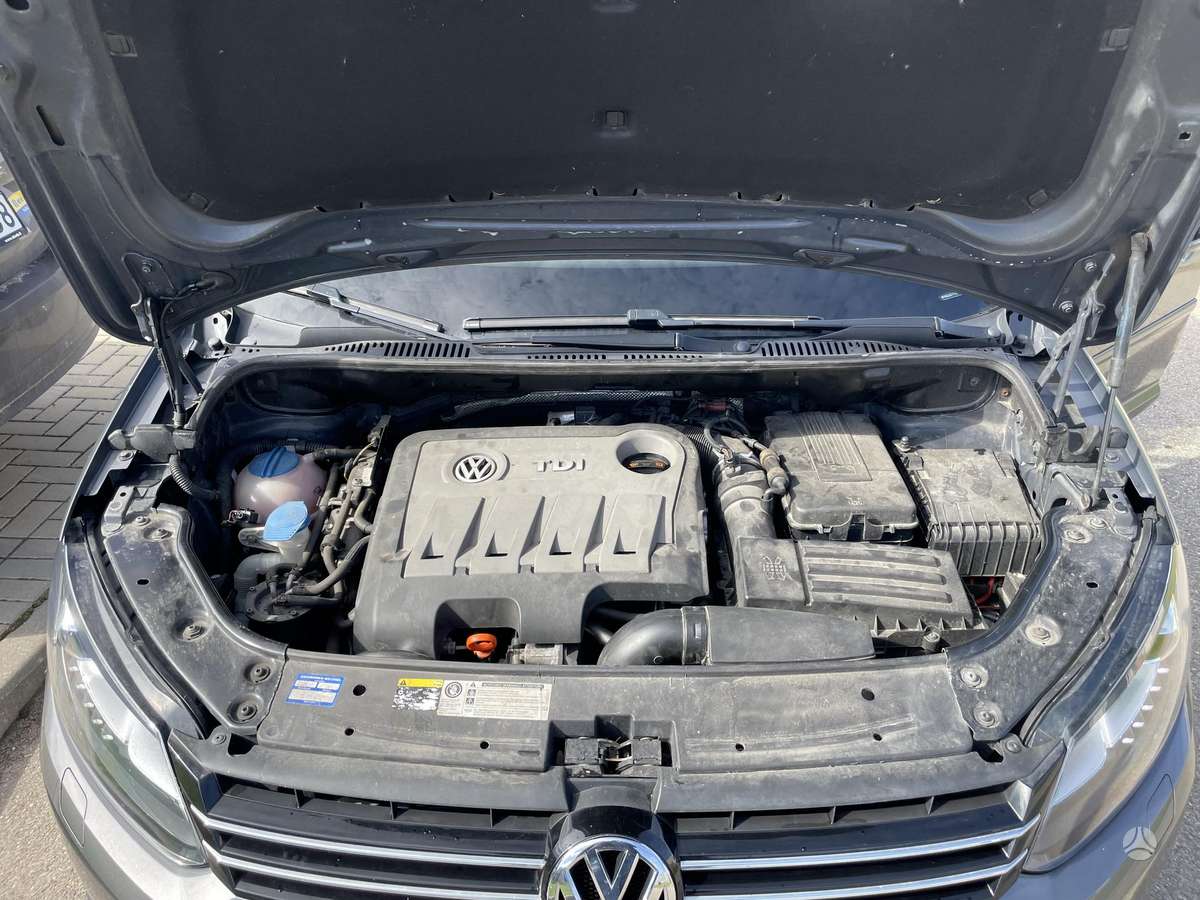 Volkswagen Touran 2013 — photo 12