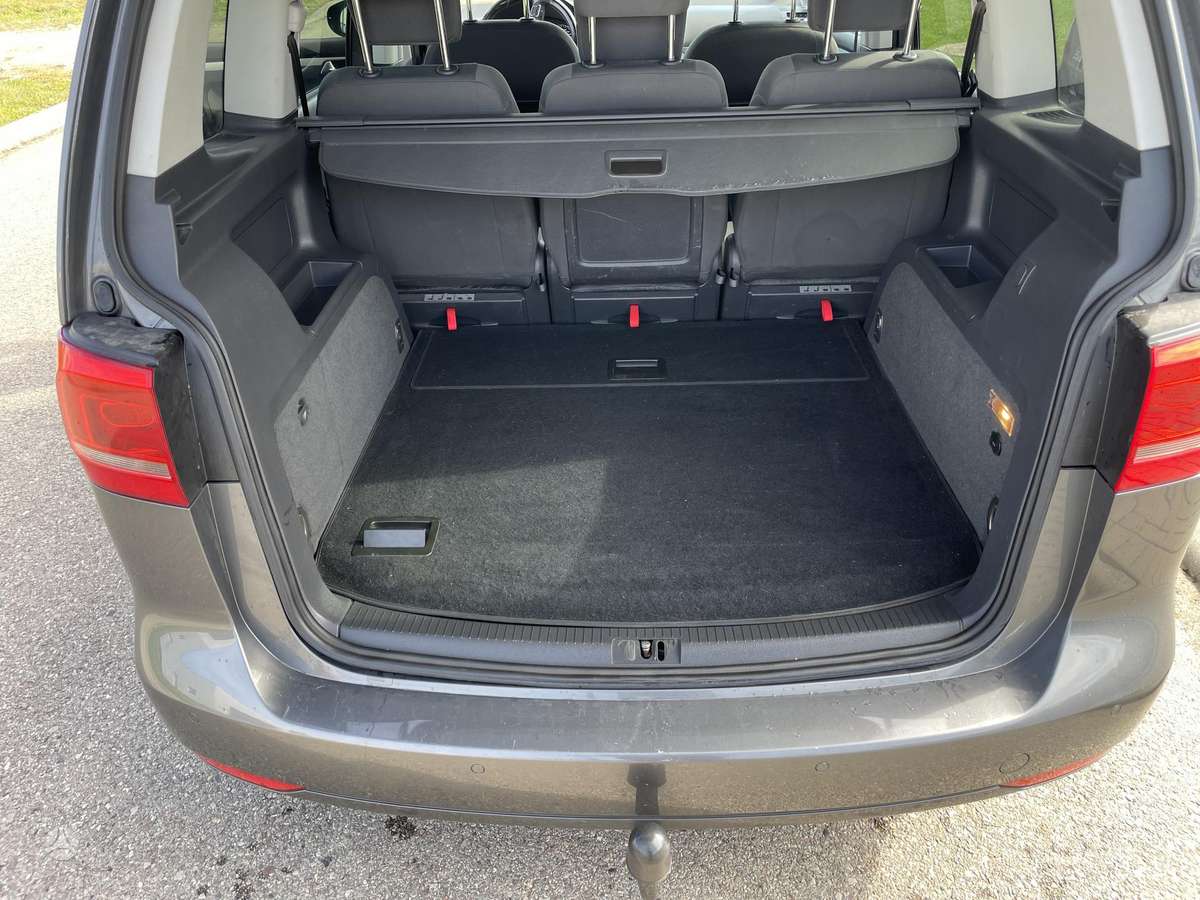 Volkswagen Touran 2013 — photo 13