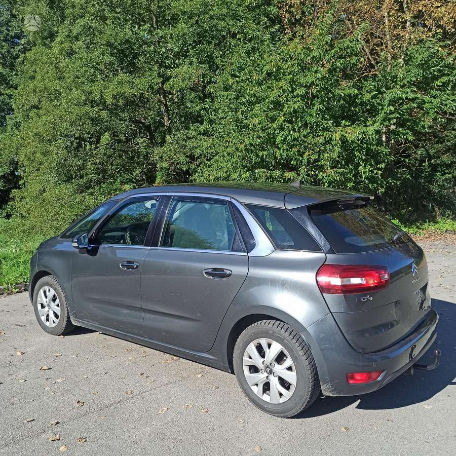 Citroen C4 2013 — салон