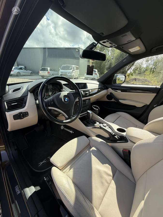 BMW X1 2010 — photo 10