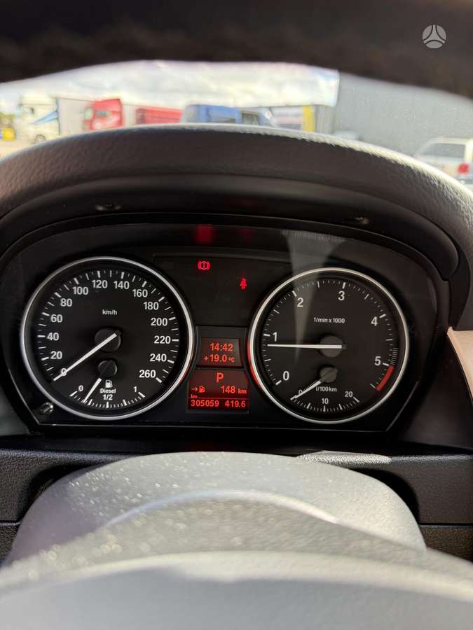 BMW X1 2010 — photo 11