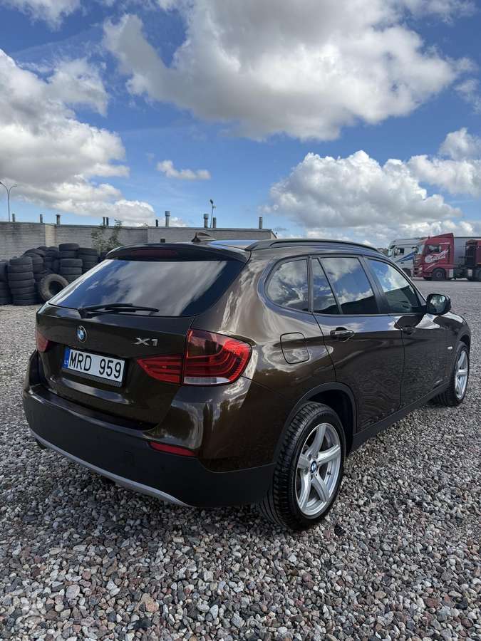 BMW X1 2010 — photo 5