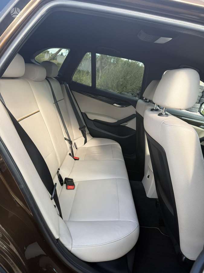 BMW X1 2010 — photo 7