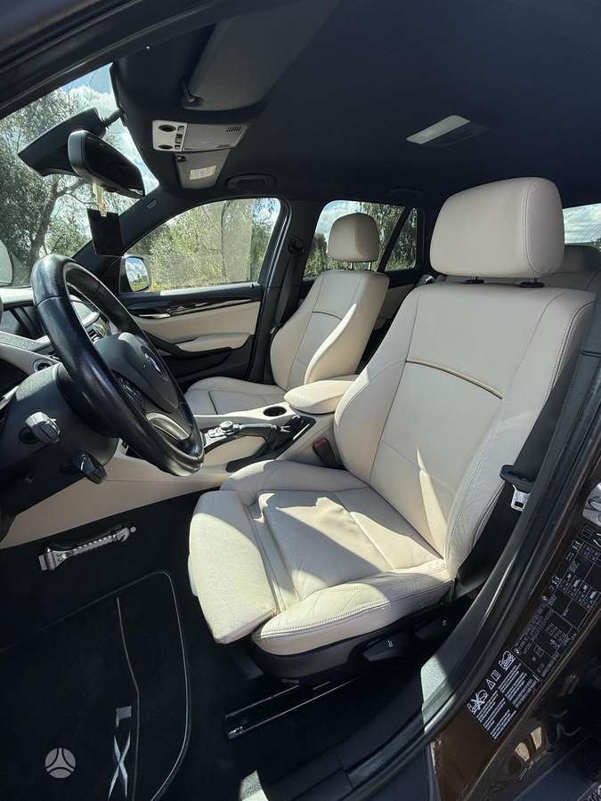 BMW X1 2010 — photo 9