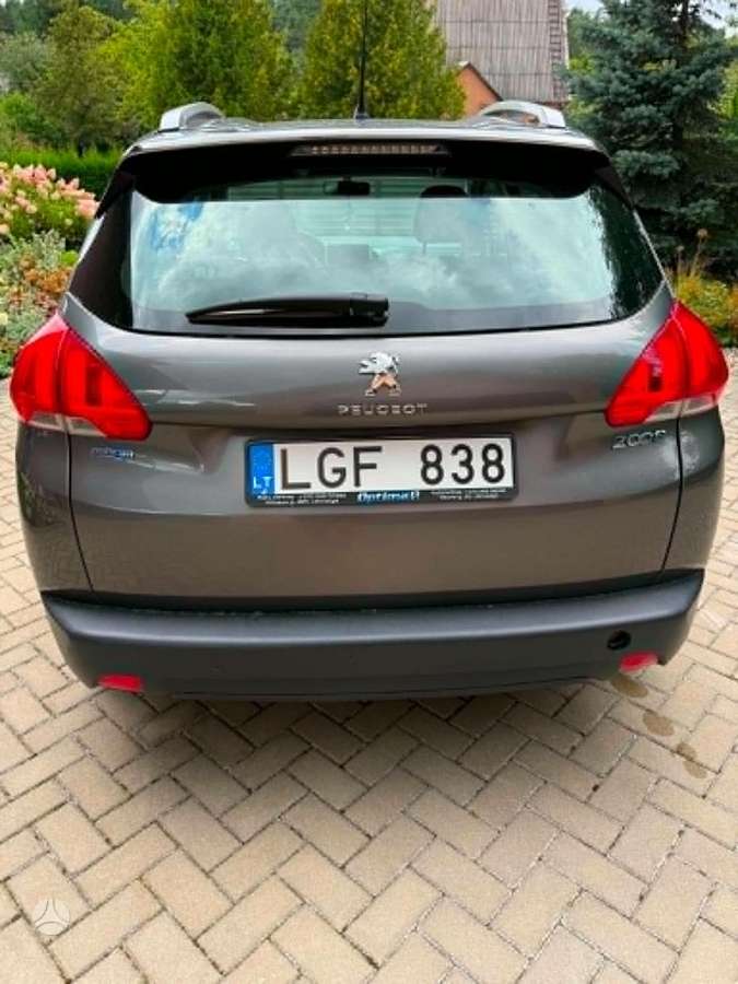 Peugeot 2008 2015 — двигун 1560 cm³, 120 HP (88kW)